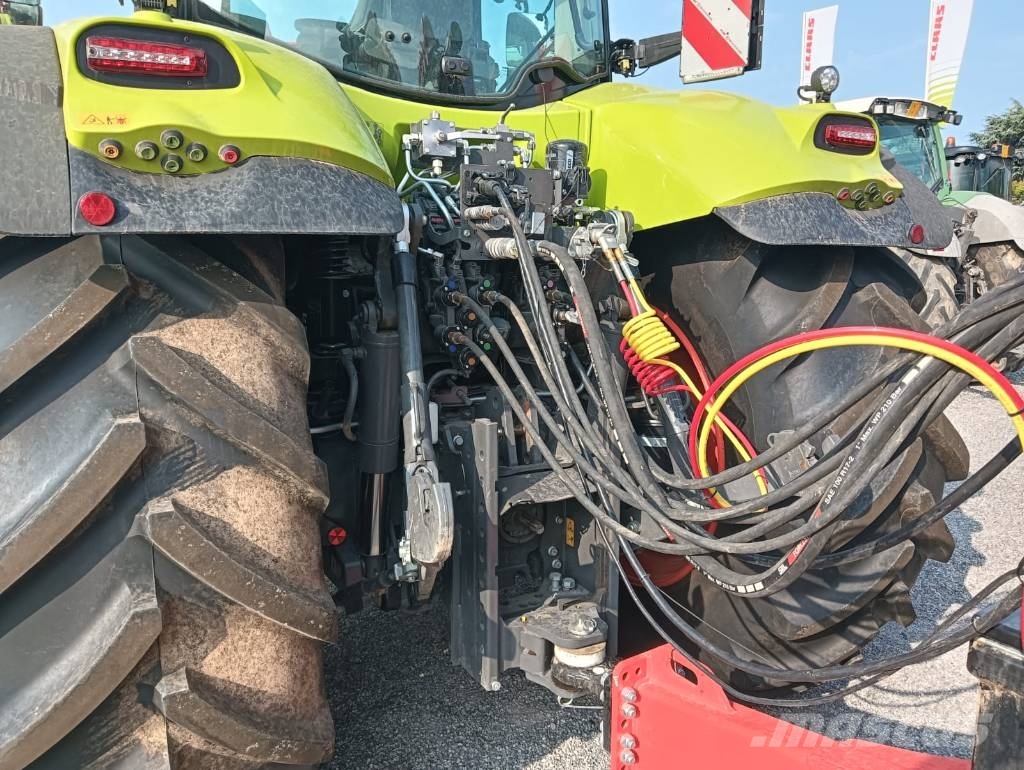 CLAAS Axion 870 Cmatic Traktorok