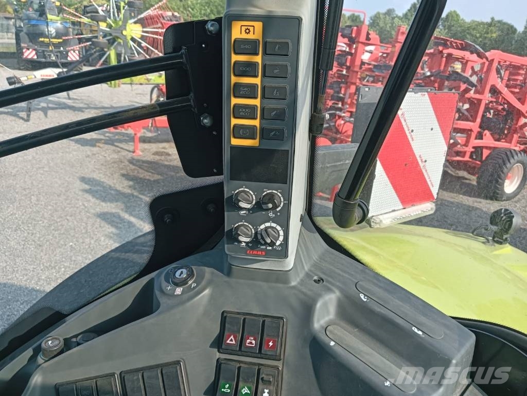 CLAAS Axion 870 Cmatic Traktorok
