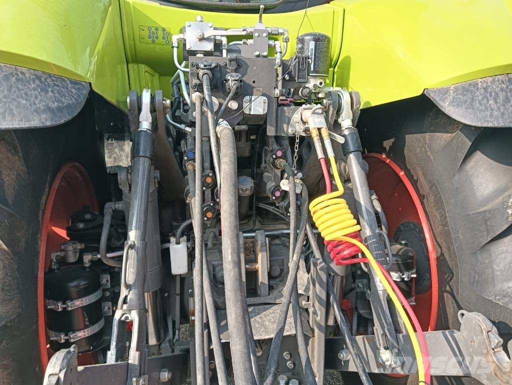 CLAAS Axion 870 Cmatic Traktorok