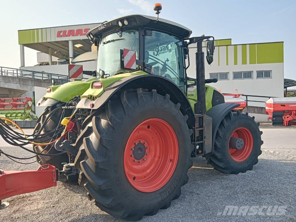 CLAAS Axion 870 Cmatic Traktorok