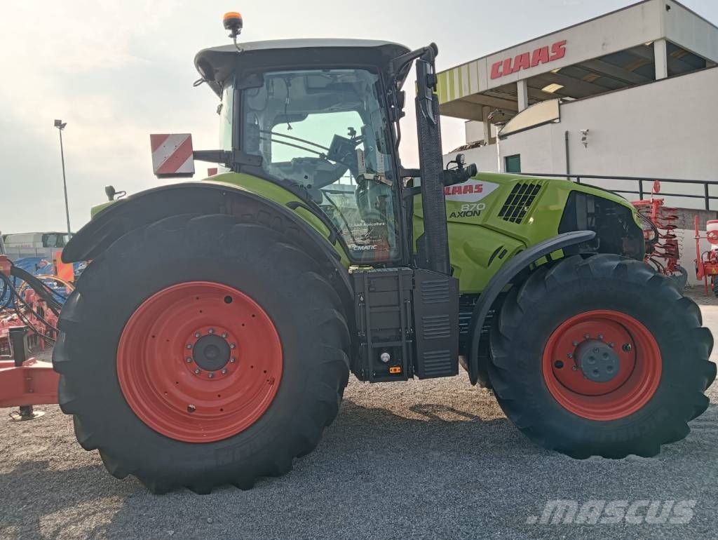 CLAAS Axion 870 Cmatic Traktorok
