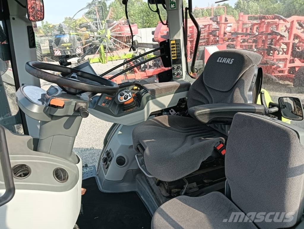 CLAAS Axion 870 Cmatic Traktorok