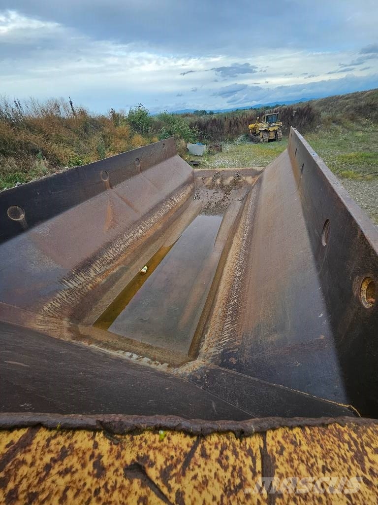 CAT 730 Σπαστό Dump Truck ADT