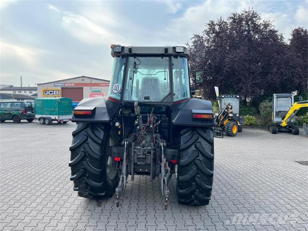 Massey Ferguson 6180 A Frontlader Tractoren