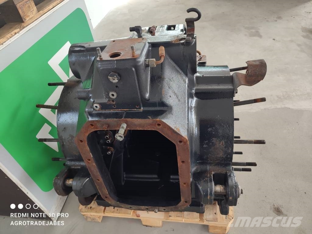 New Holland Rear axle housing 84219618 14012 New Holland T7.22 Коробка передач