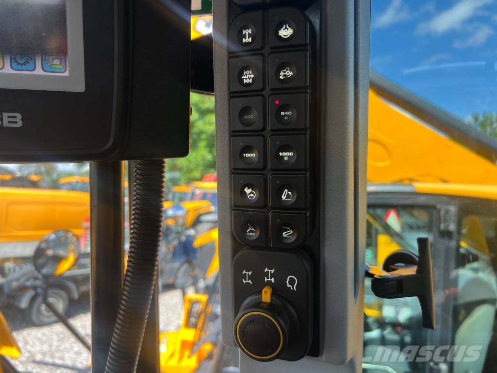 JCB Fastrac 4220 Traktorit