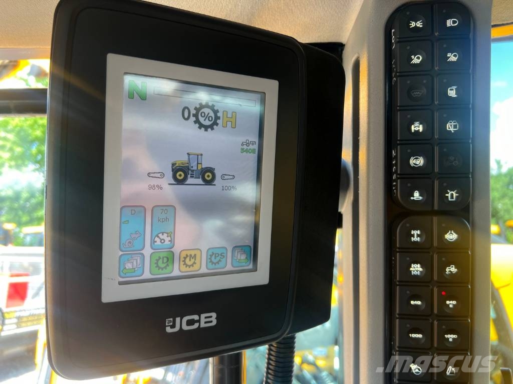 JCB Fastrac 4220 Traktorit