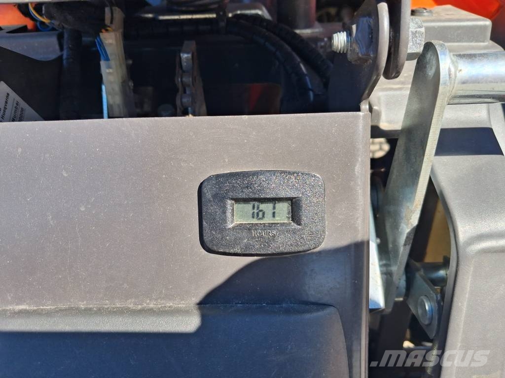 Husqvarna RC320TS AWD ركوب الحشائش