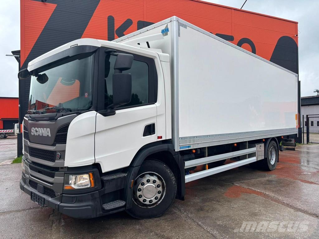 Scania P 220 4x2 BOX L=7593 mm Camiones con caja de remolque
