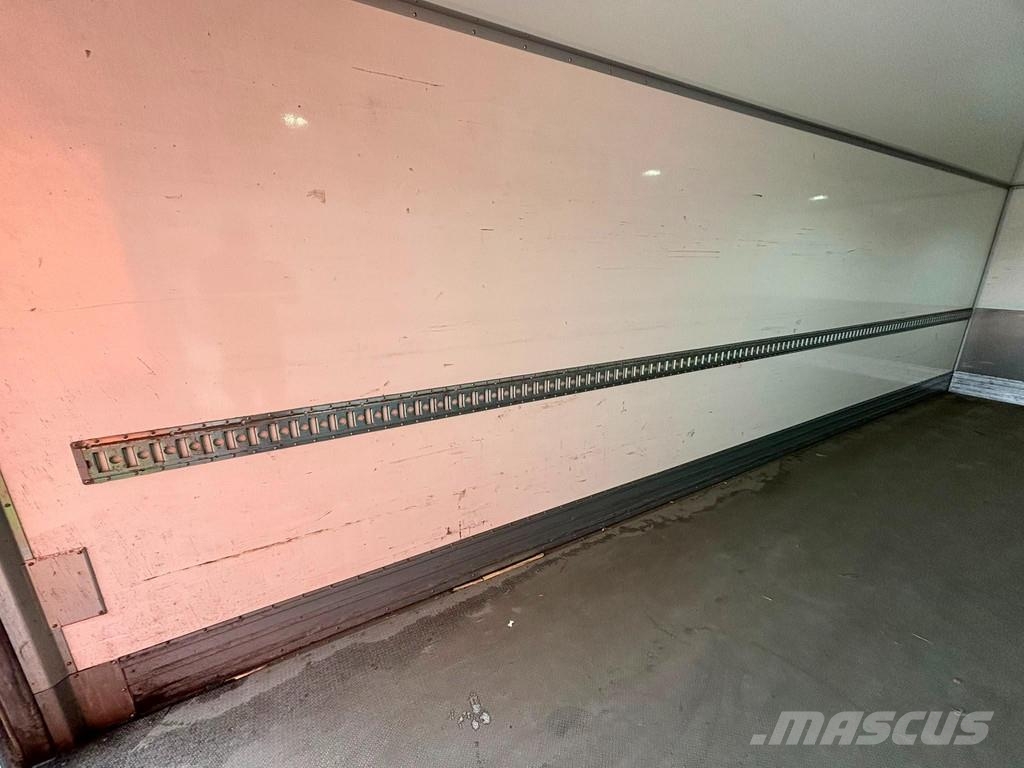 Scania P 220 4x2 BOX L=7593 mm Camiones con caja de remolque