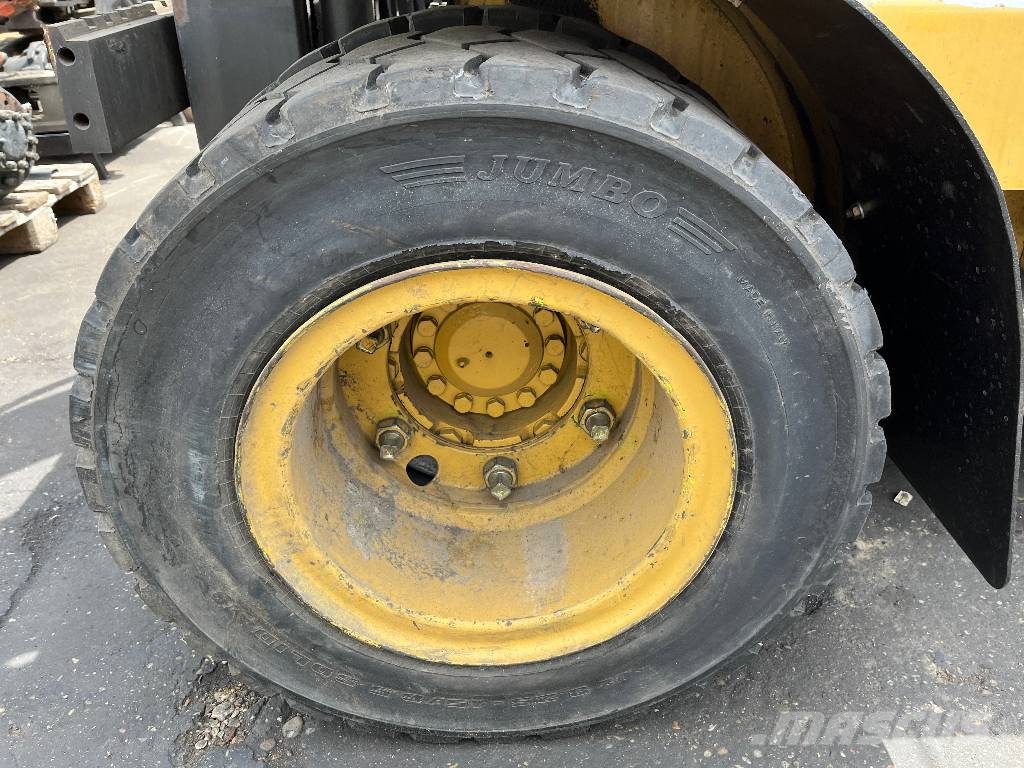 CAT DP40TAC V-3036 IO شاحنات الديزل