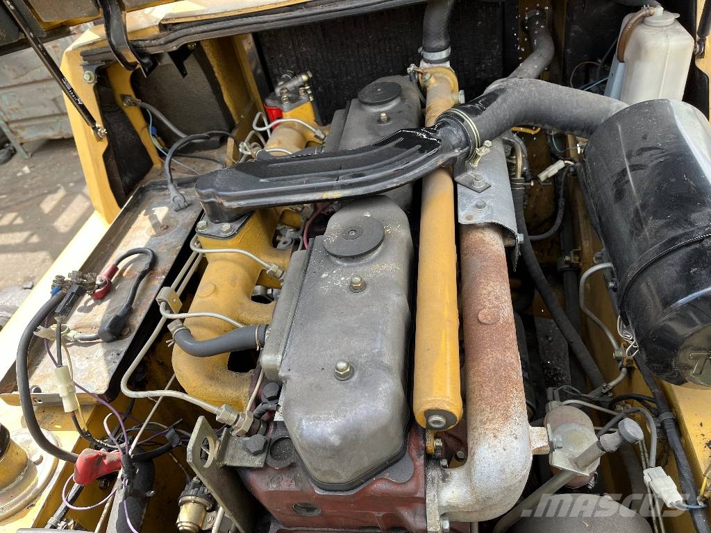 CAT DP40TAC V-3036 IO شاحنات الديزل