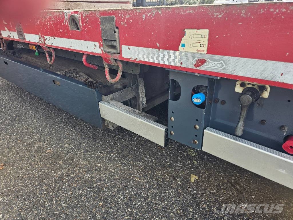 Nooteboom OSD-73-04V Telescopic Poluprikolice labudice