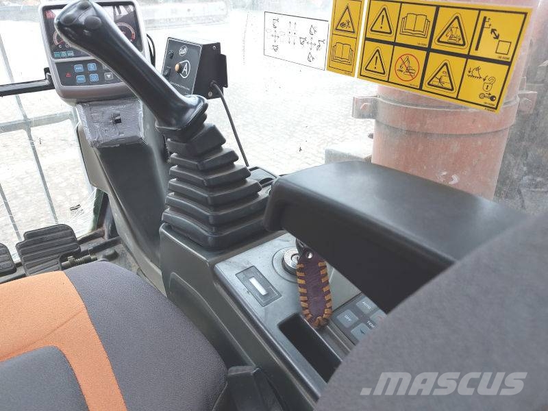 Doosan DX 420 LC Abrissbagger
