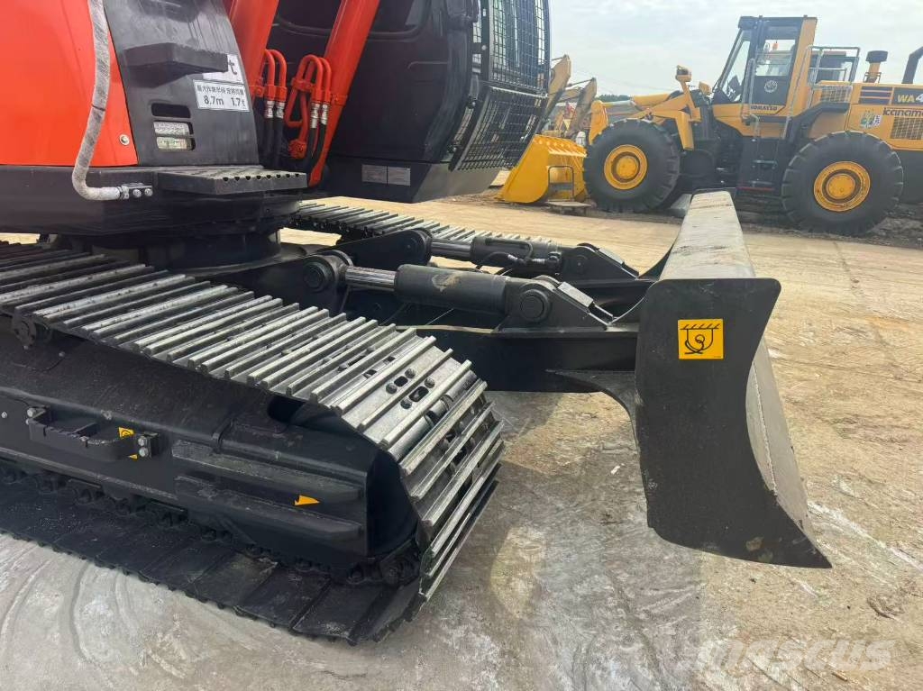 Hitachi ZX 200 Εκσκαφείς με ερπύστριες