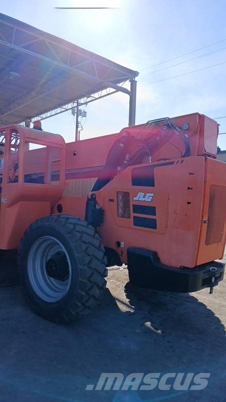 SkyTrak 10054 Telescopic handlers