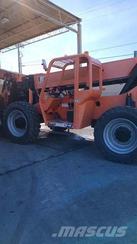SkyTrak 10054 Telescopic handlers