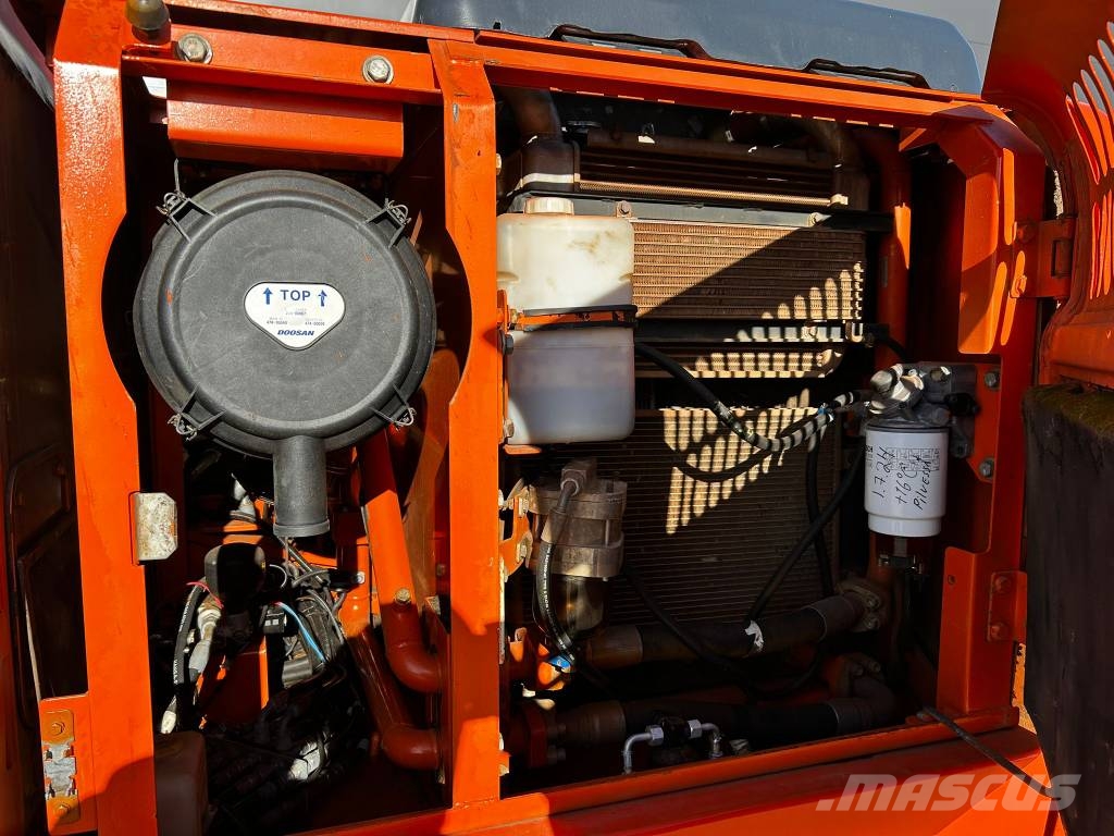 Doosan DX 140 LC / Engcon, Rasvari, Kauha, ei alvia. Escavadeiras de esteiras