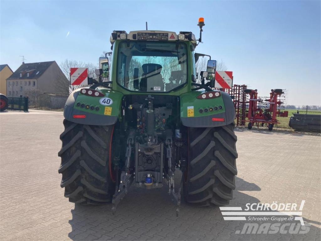 Fendt 724 VARIO GEN6 PROFI PLUS Traktorer