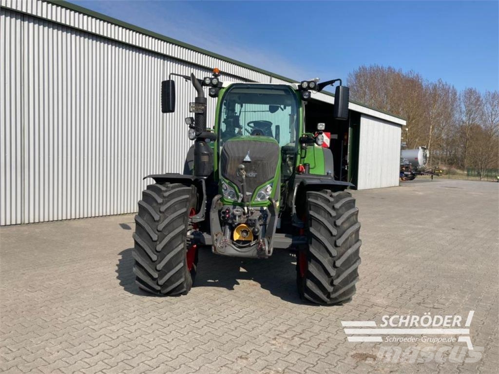 Fendt 724 VARIO GEN6 PROFI PLUS Traktorer