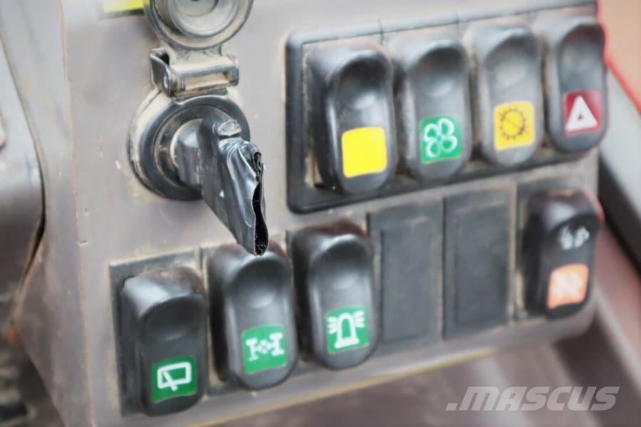 Manitou M30-4 Diesel, 4x4 Drive, 3t Capacity, Triplex Mast ラフターテレントラック