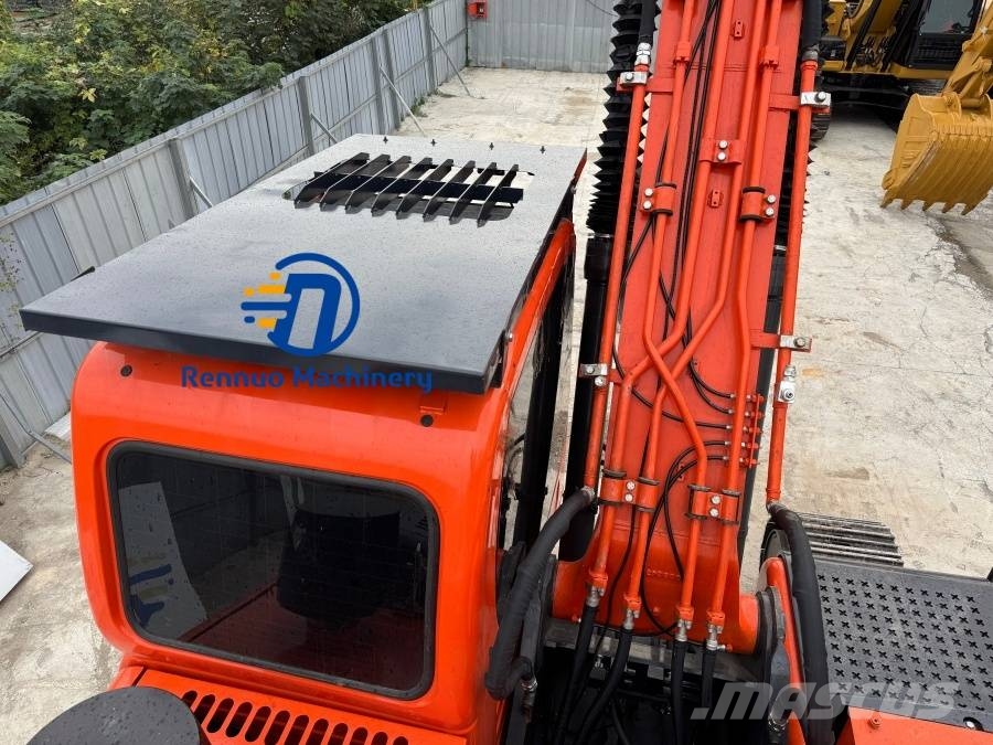 Doosan DX225LCA Roomikekskavaatorid