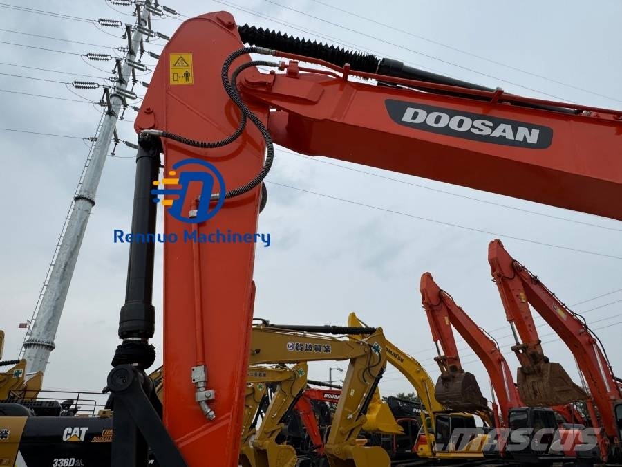 Doosan DX225LCA Roomikekskavaatorid