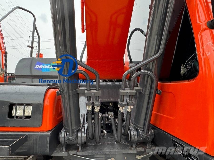 Doosan DX225LCA Roomikekskavaatorid