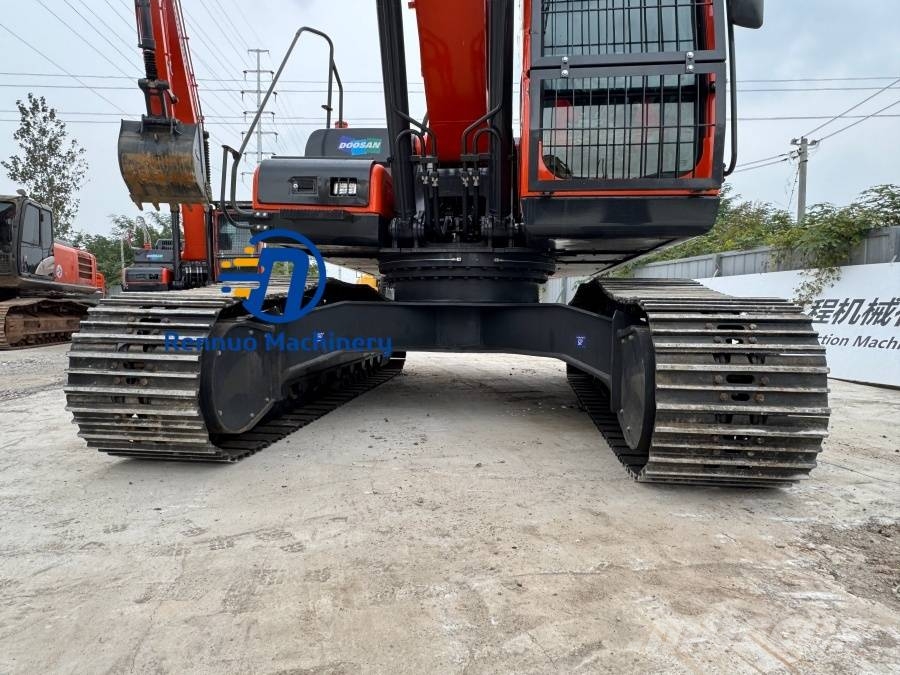 Doosan DX225LCA Roomikekskavaatorid