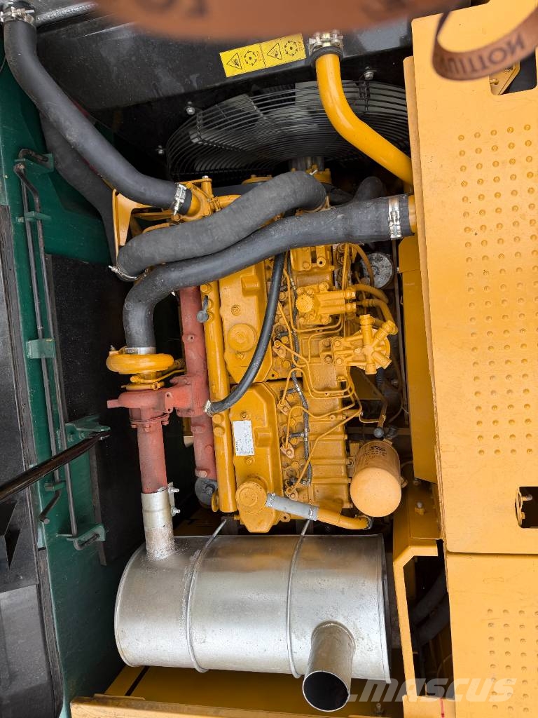 CAT 320 D 3000 units excavators in stock Bageri gusjeničari