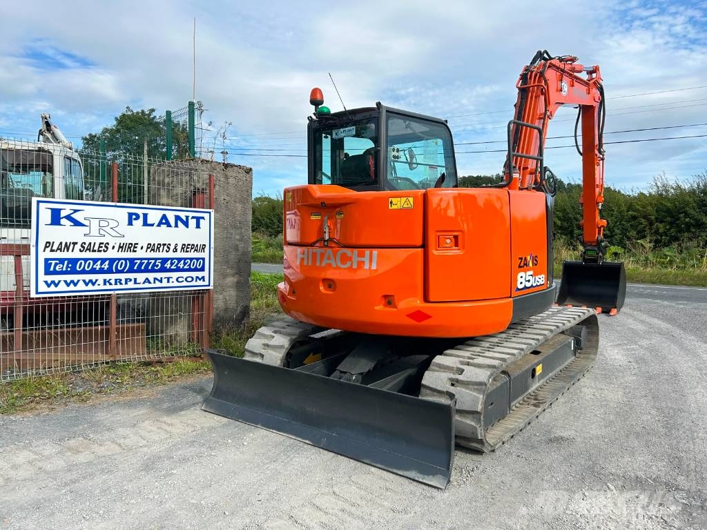 Hitachi ZX 85 US B-5 حفارات وسط 7 طن - 12 طن