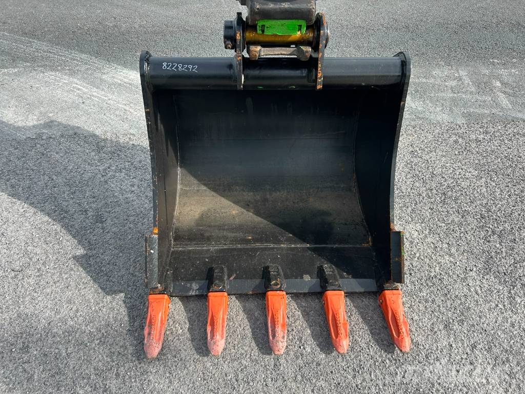 Hitachi ZX 85 US B-5 حفارات وسط 7 طن - 12 طن