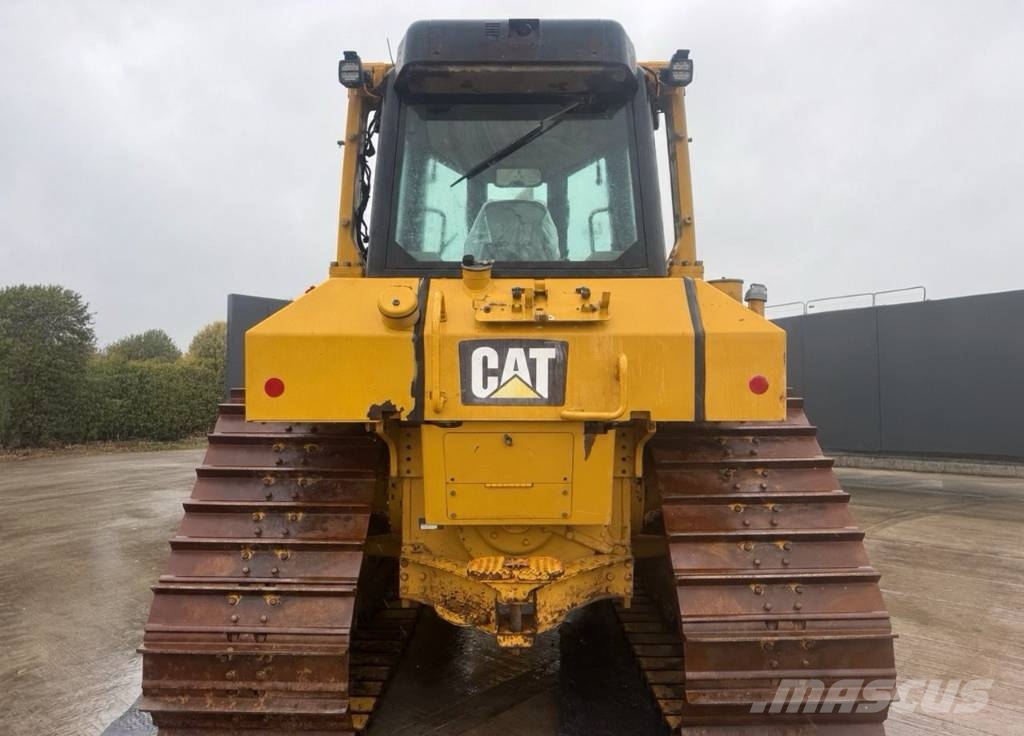 CAT D 6 N LGP بلدوزرات مجنزرة