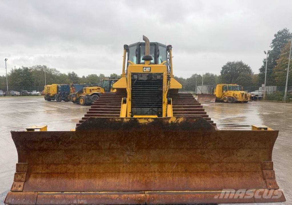 CAT D 6 N LGP بلدوزرات مجنزرة