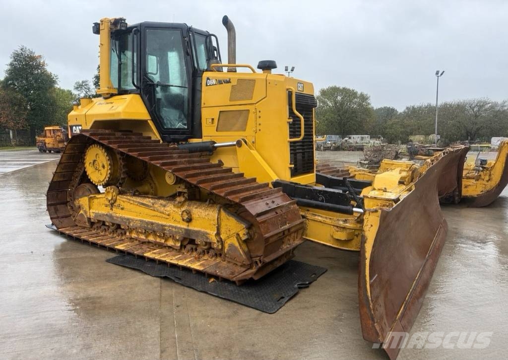 CAT D 6 N LGP بلدوزرات مجنزرة