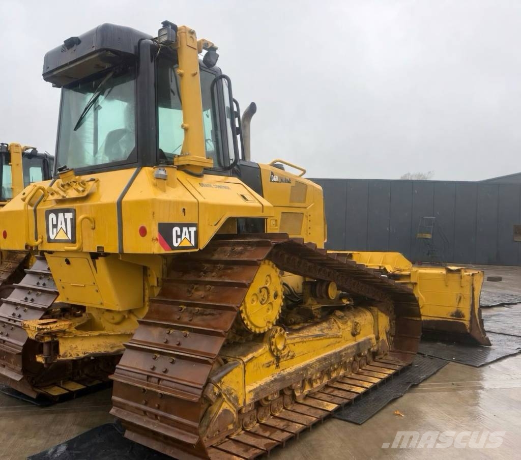 CAT D 6 N LGP بلدوزرات مجنزرة