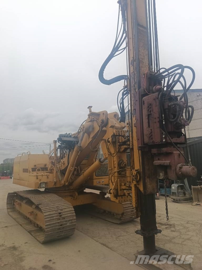 Liebherr R 922 L 履带挖掘机