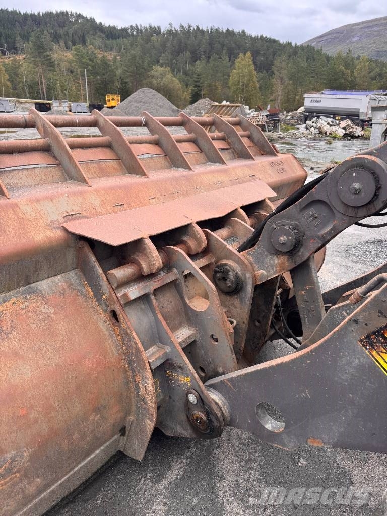 Volvo L 220 F Ładowarki kołowe
