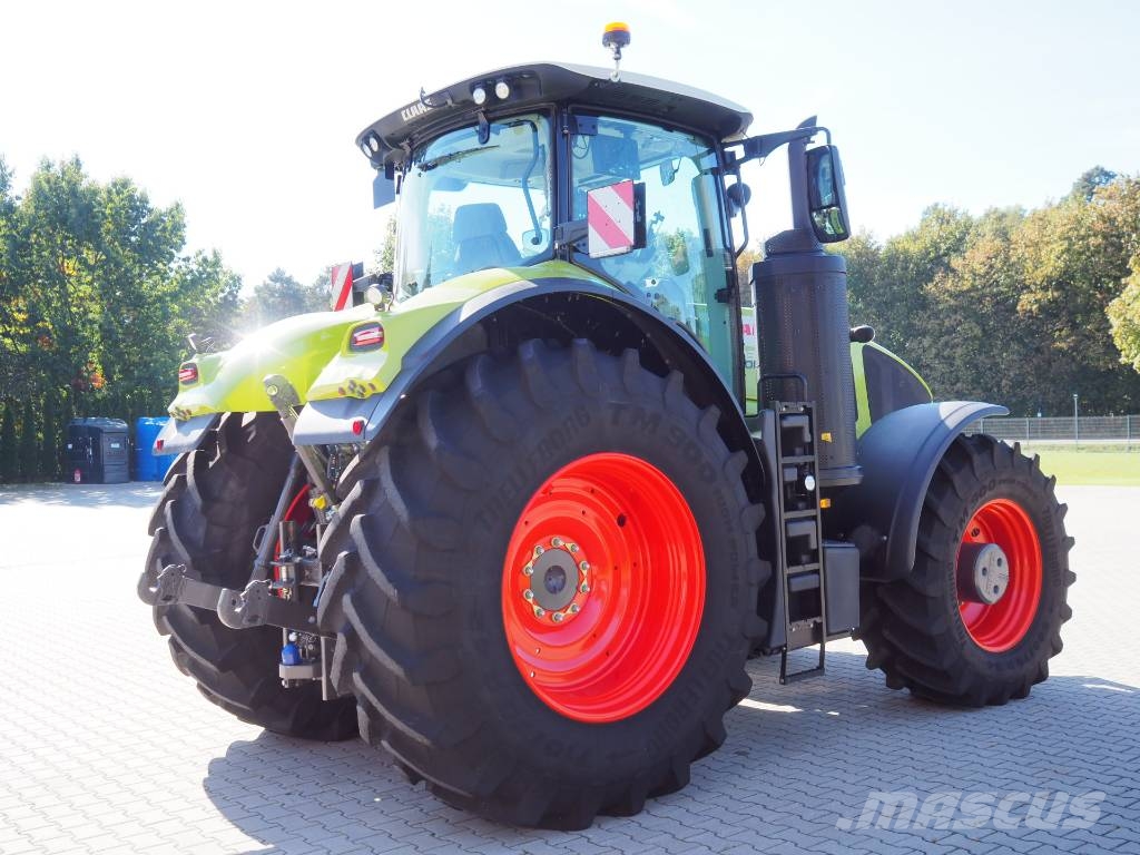 CLAAS Axion 930 CMATIC GPS Трактори