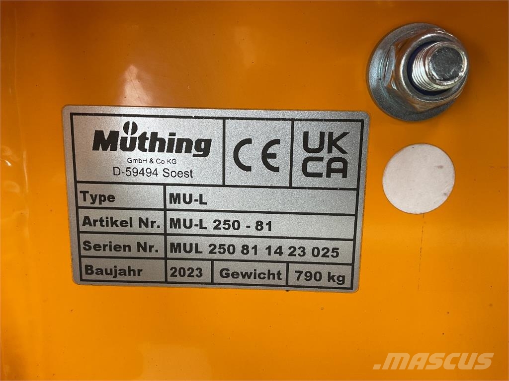 Müthing MU-L 250 Vario Cits lopbarības novācēju, kombainu aprīkojums