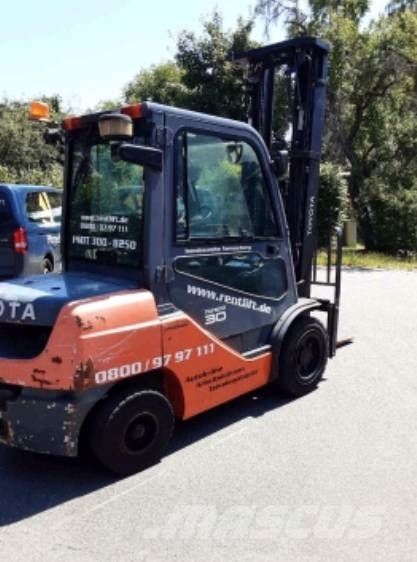 Toyota 02-8 FDF 30 Diesel forklifts