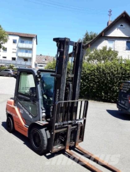 Toyota 02-8 FDF 30 Diesel forklifts