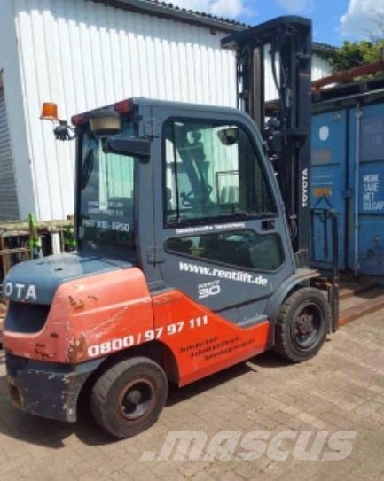 Toyota 02-8 FDF 30 Diesel forklifts