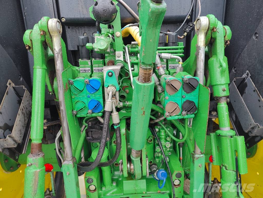 John Deere 6125 M الجرارات