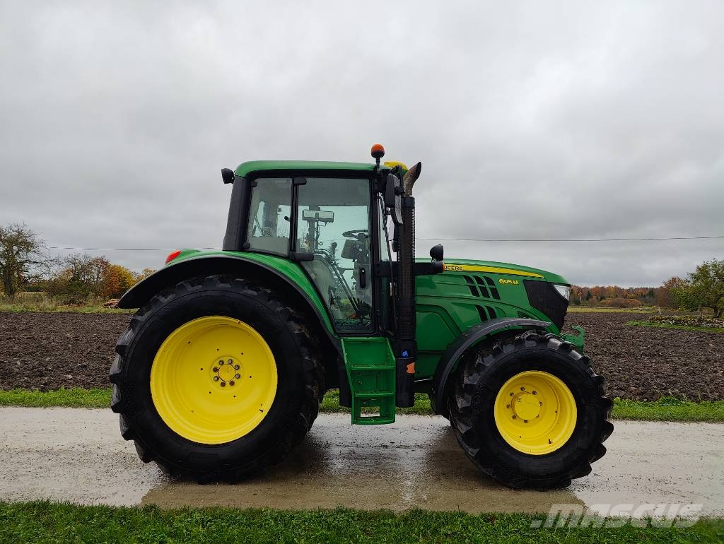 John Deere 6125 M الجرارات