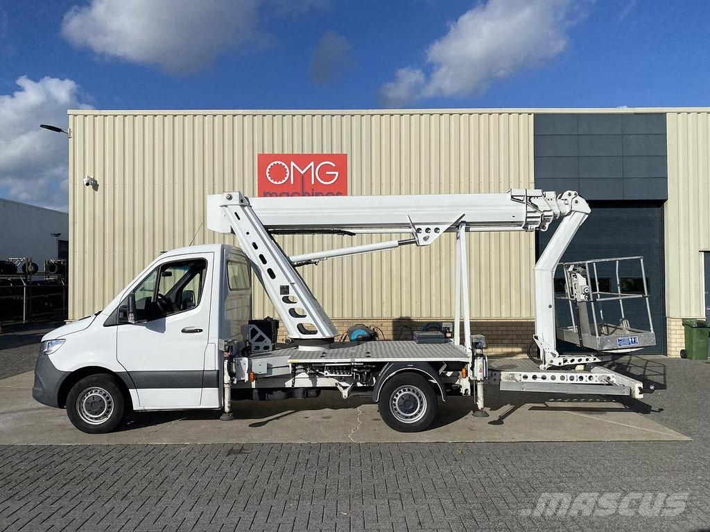 CMC PLJ22, Auto hoogwerker Strēles pacēlāji