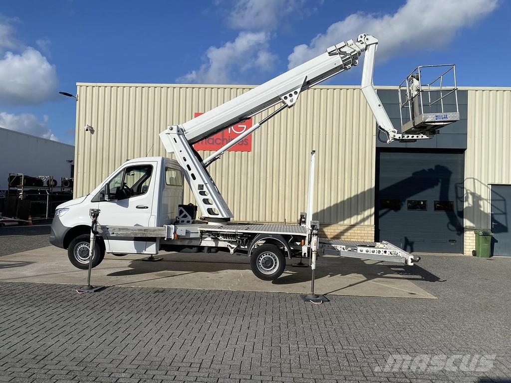 CMC PLJ22, Auto hoogwerker Strēles pacēlāji