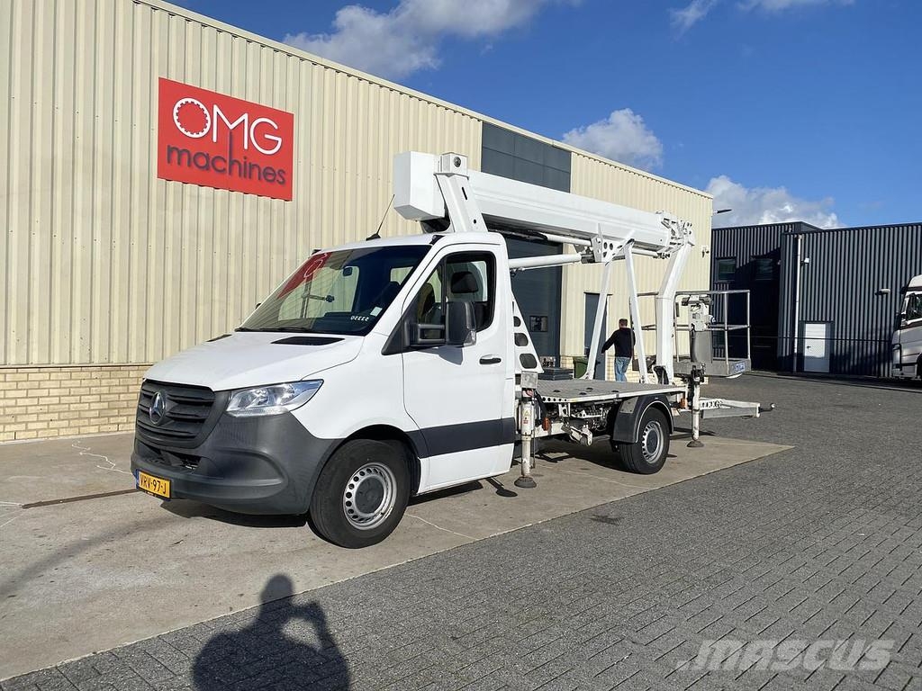 CMC PLJ22, Auto hoogwerker Strēles pacēlāji