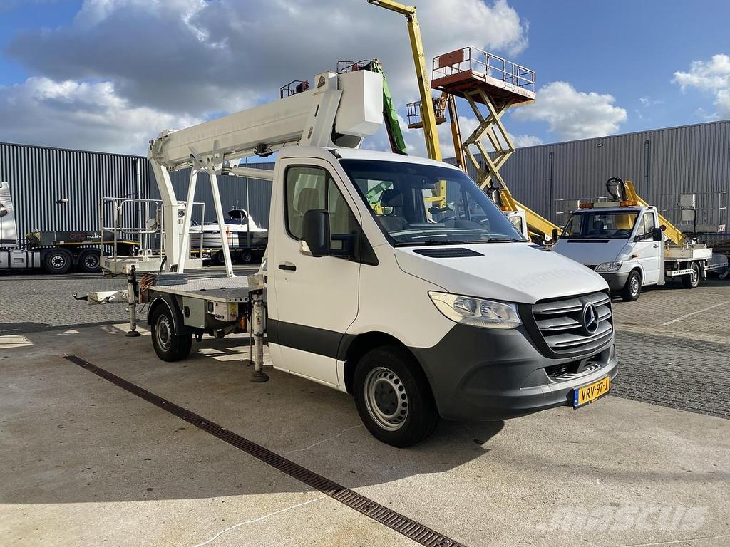 CMC PLJ22, Auto hoogwerker Strēles pacēlāji