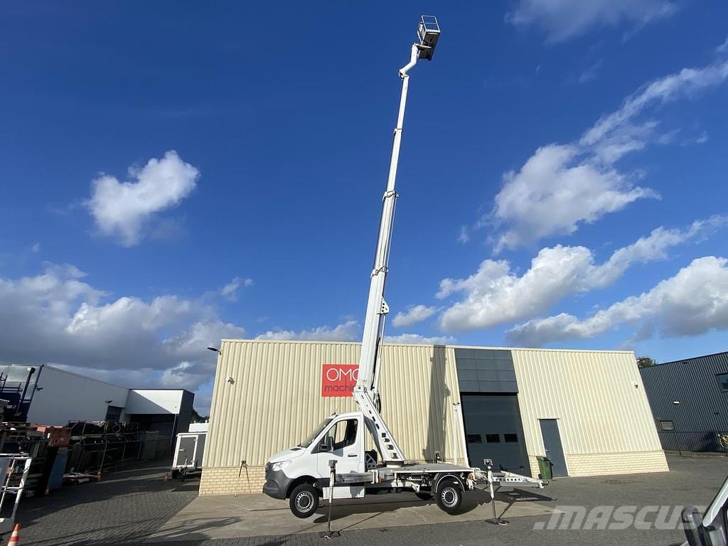 CMC PLJ22, Auto hoogwerker Strēles pacēlāji